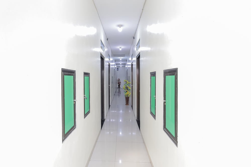 RedDoorz Plus @ K23 Rungkut Madya 6/36