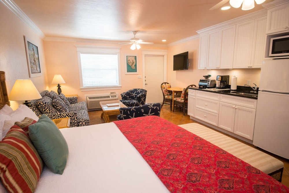 Tropic Isle Beach Resort 16/68