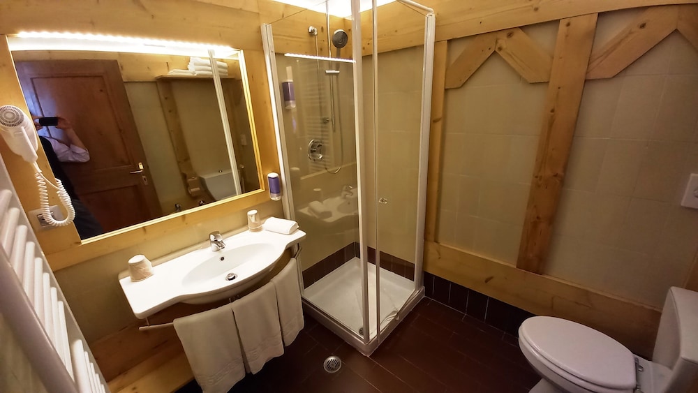غرفة عائلية بسرير بطابقين وسرير كوين، Hotel Monte Bondone 10/14
