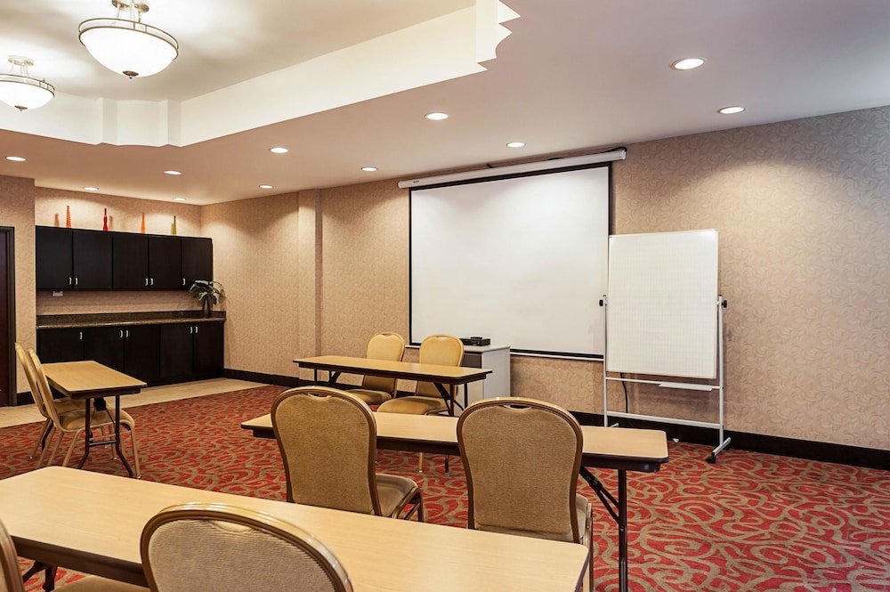 Comfort Suites Sulphur 52/56
