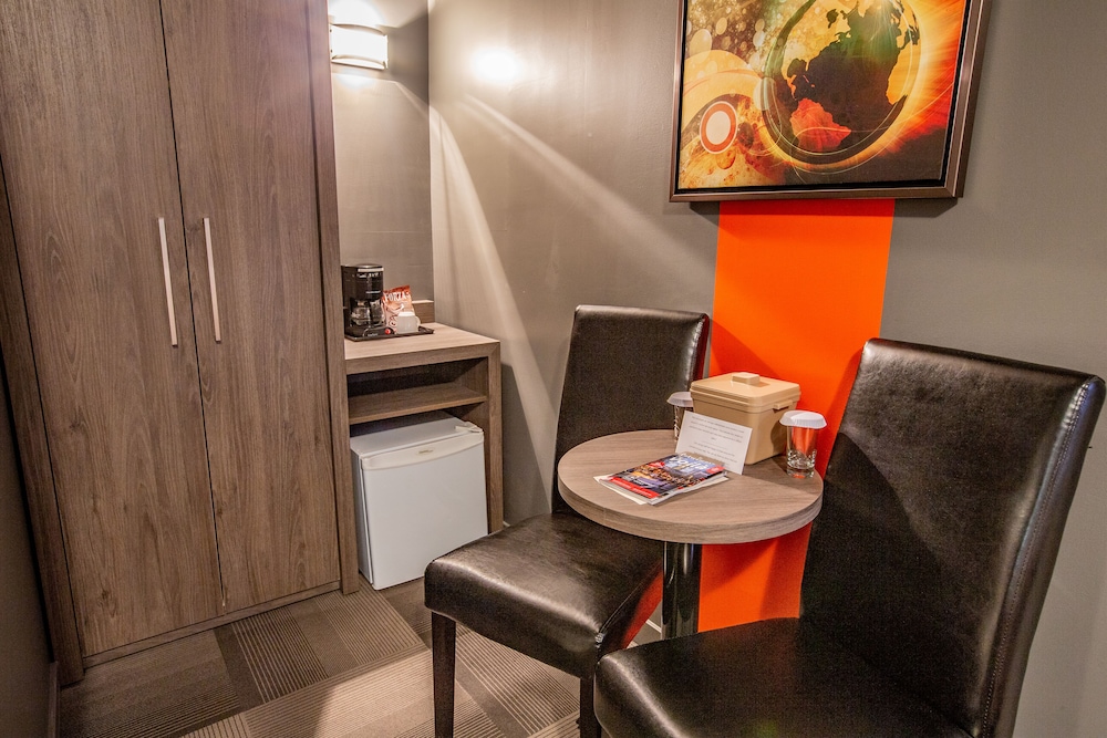 HOTEL MOTEL LE CHATEAUGUAY 21/26