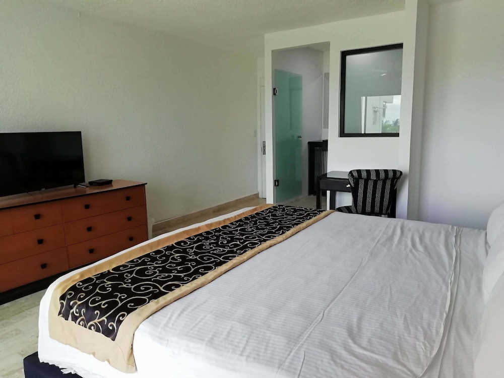 Hotel Green 16 Extended Stay 34/49