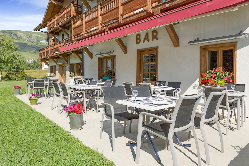 Chalet-Hotel Le Beausoleil, The Originals Relais (Hotels-Chalets de Tradition) 33/35