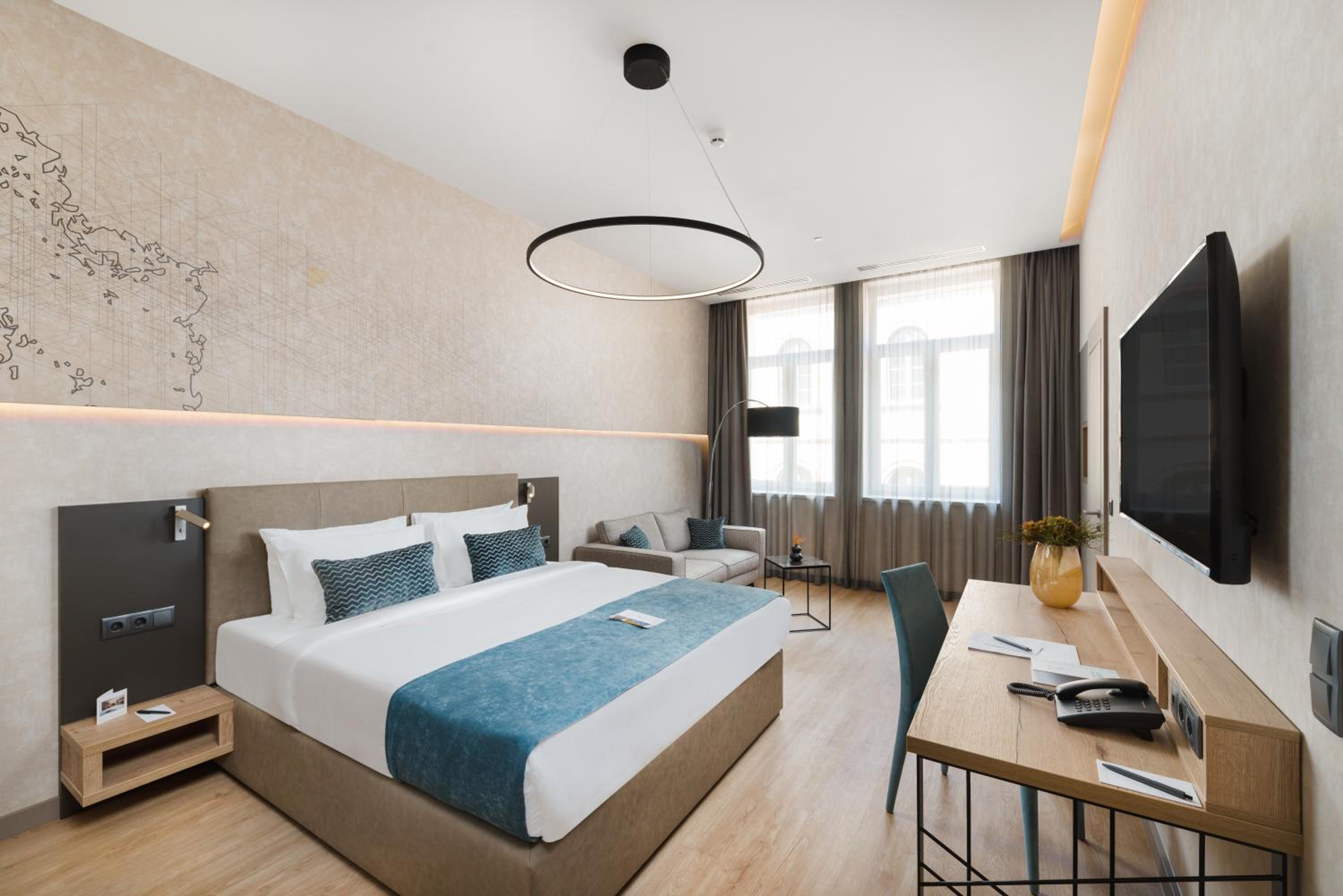 Deluxe, Double Bed, Street View