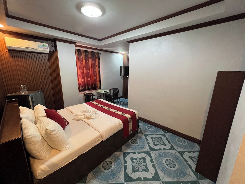 Rossa Hotel 15/50