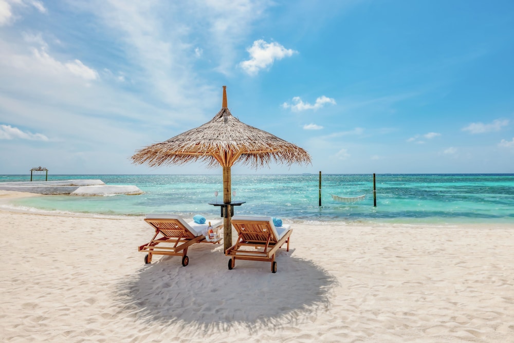 Ozen Life Maadhoo Resort 61/63