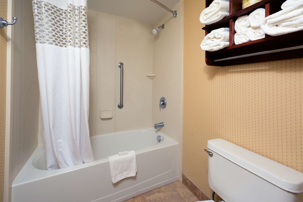 Hampton Inn Raleightown of Wake Forest 15/57