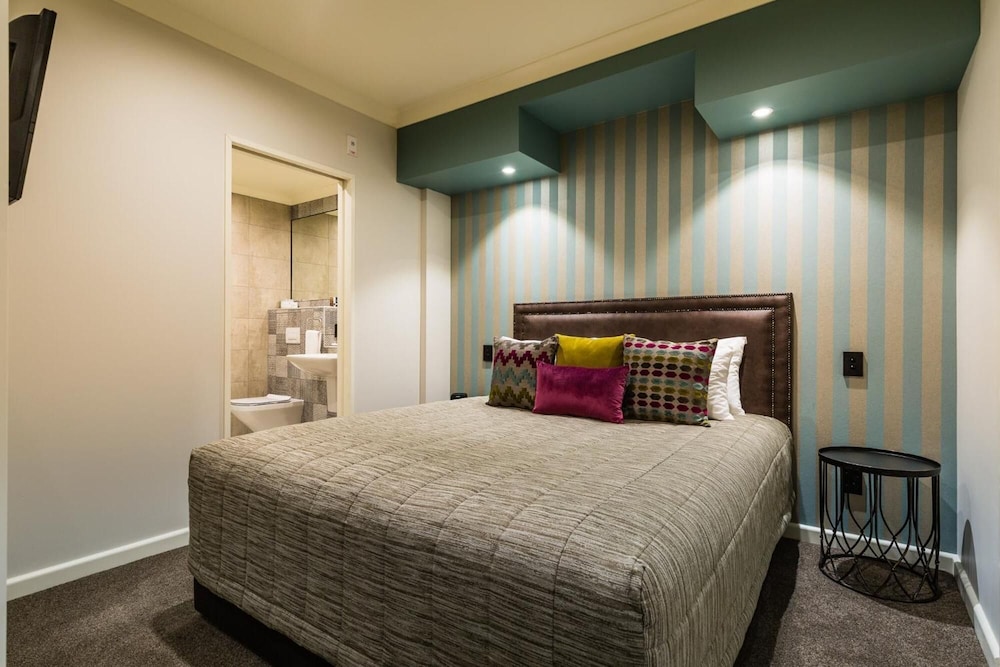 2 Bedrooms, Art Deco, Suite, 2 King Beds