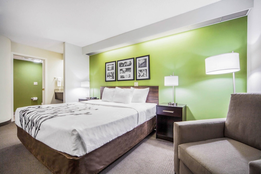 Sleep Inn & Suites Columbus, NE 14/61
