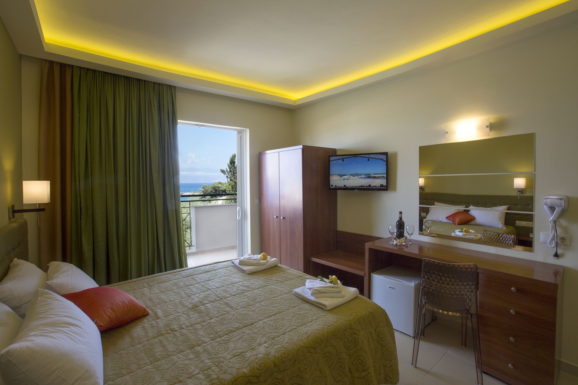 غرفة قياسية بسريرين منفصلين بإطلالة على الحديقة مع أريكة، Mareblue Beach Resort 2/3