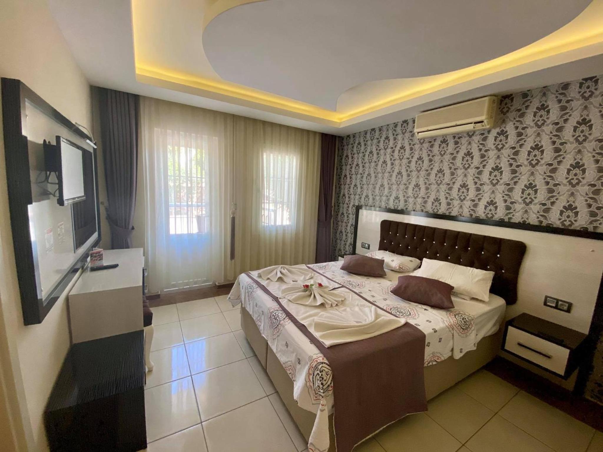 Erkan Tumen Yalcin Hotel 14/50