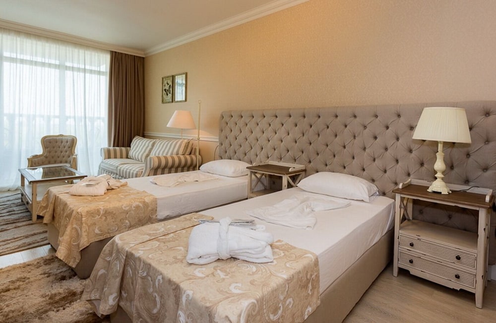 Therma palace 23/66