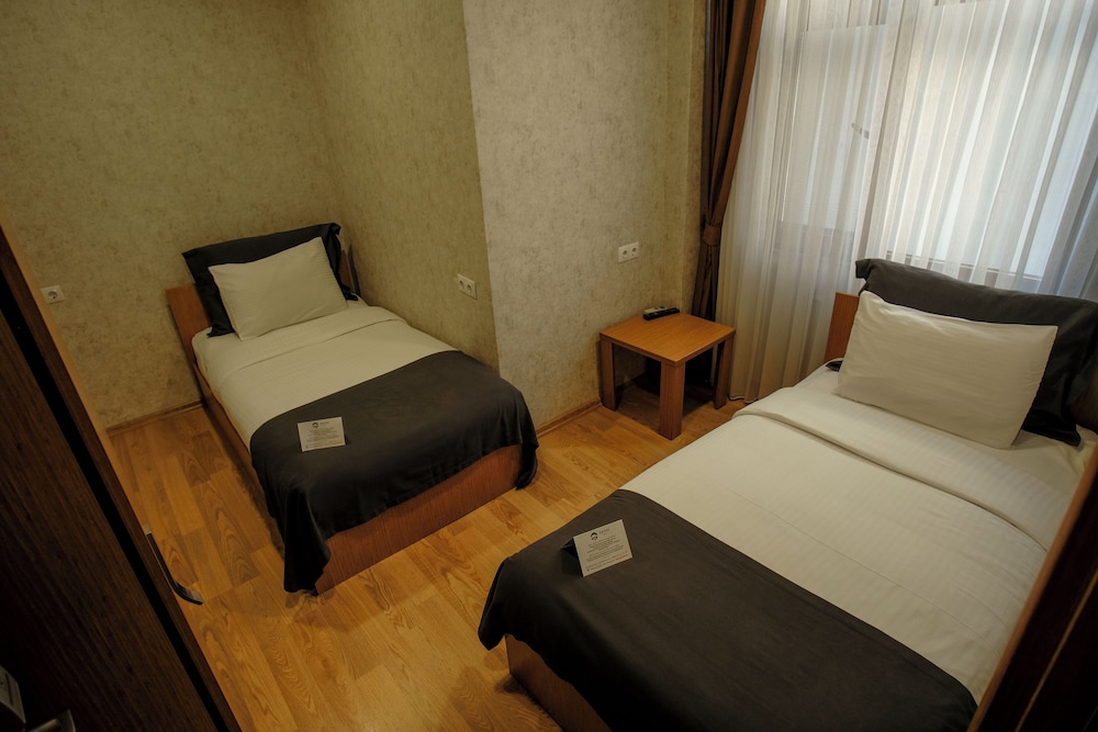 Rhisos Otel 10/18