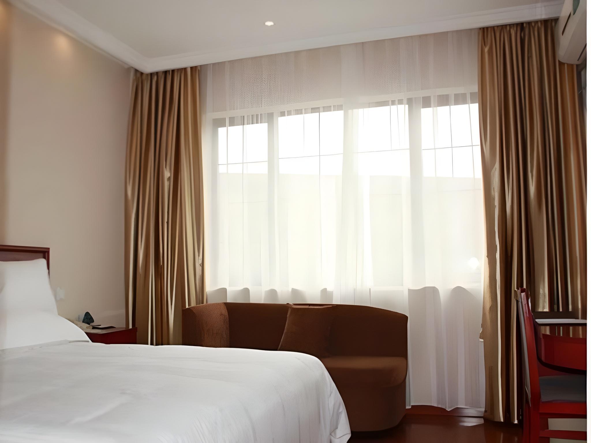 Guest Room, Double Bed