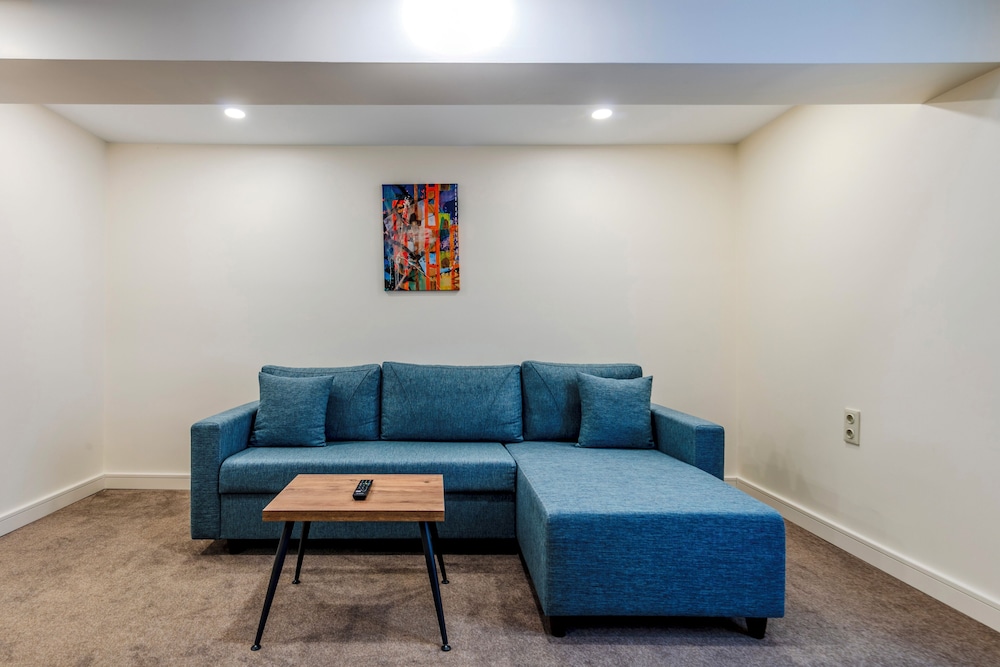 Roys Hotel & Suites 29/50