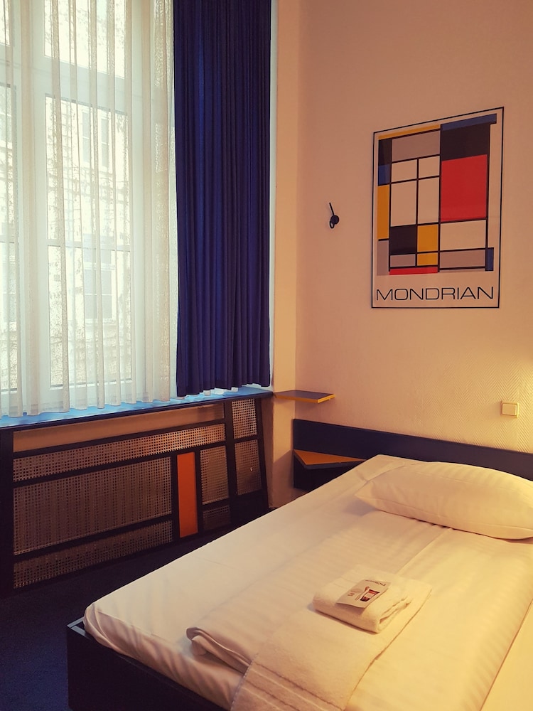 ART-HOTEL CHARLOTTENBURGER HOF 23/50