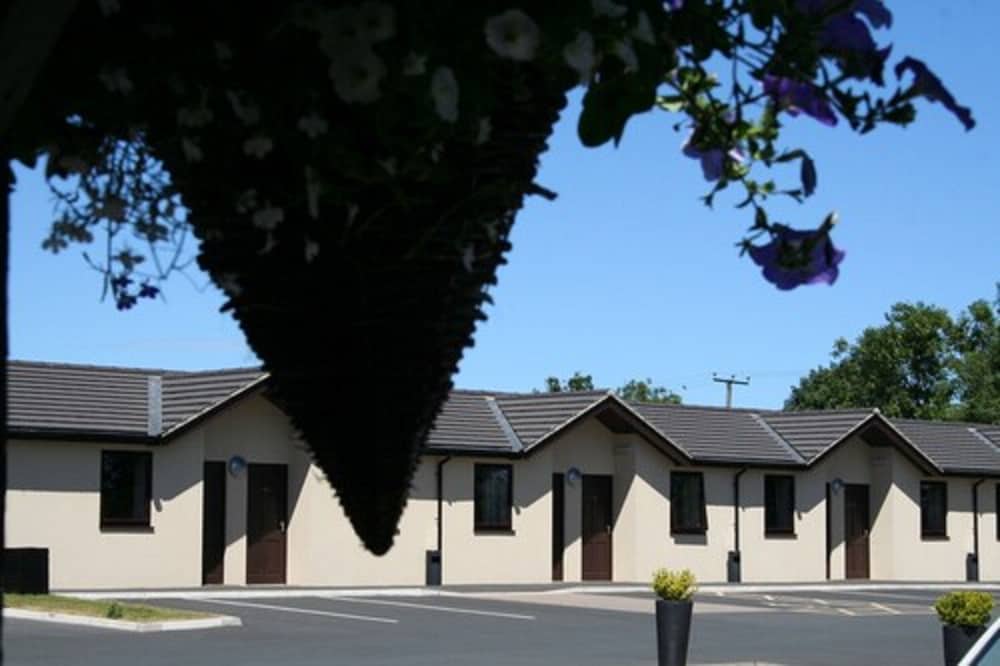 Yorkway Motel 30/35
