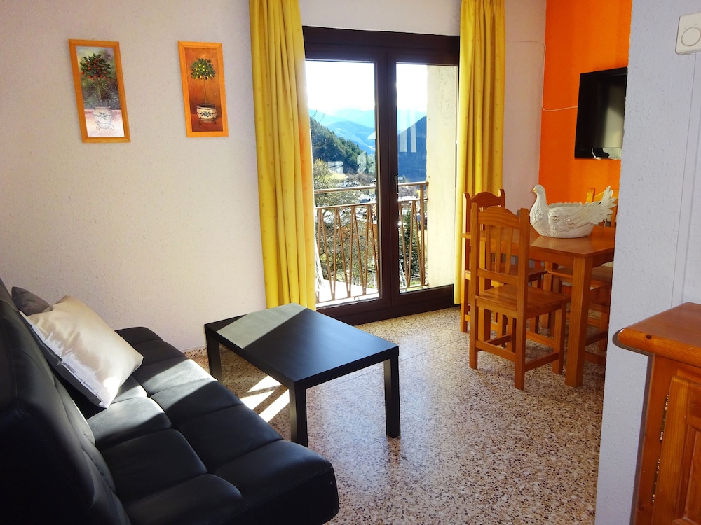 APARTAMENTOS ARINSAL 3000 36/58