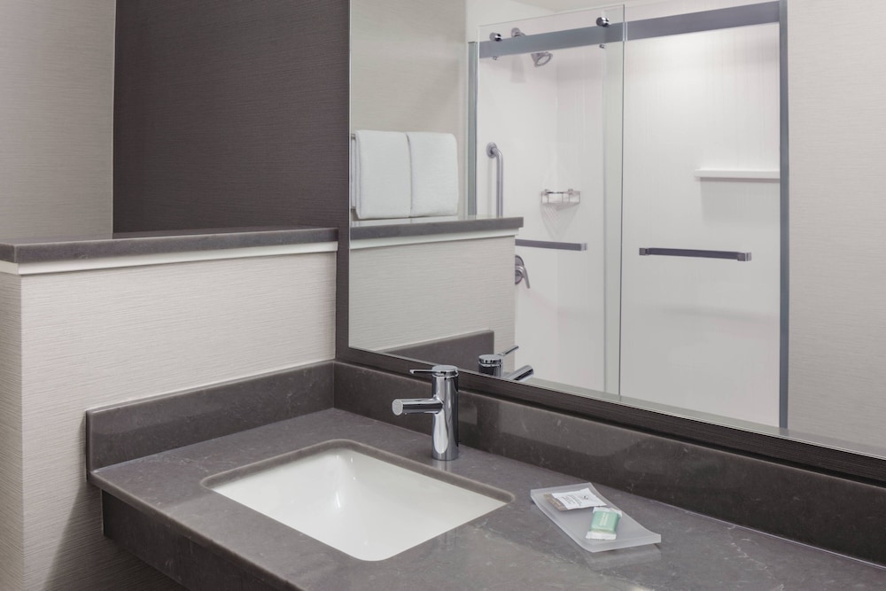 Courtyard by Marriott Portland Airport 47/52