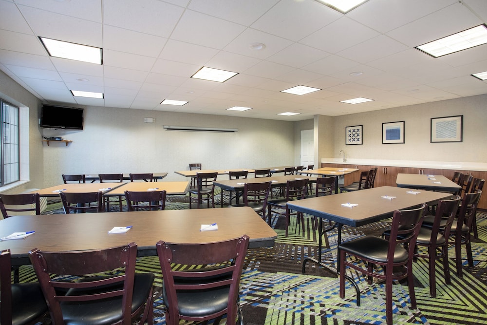Holiday Inn Express Hotel And Suites Ft Collins 63/66