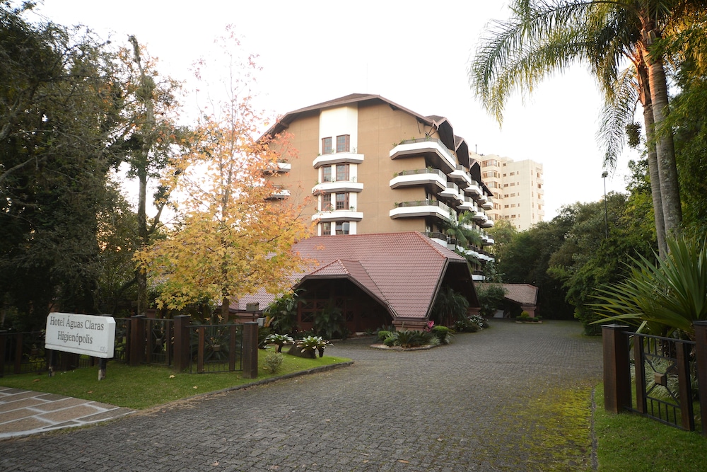 HOTEL AGUAS CLARAS 10/50