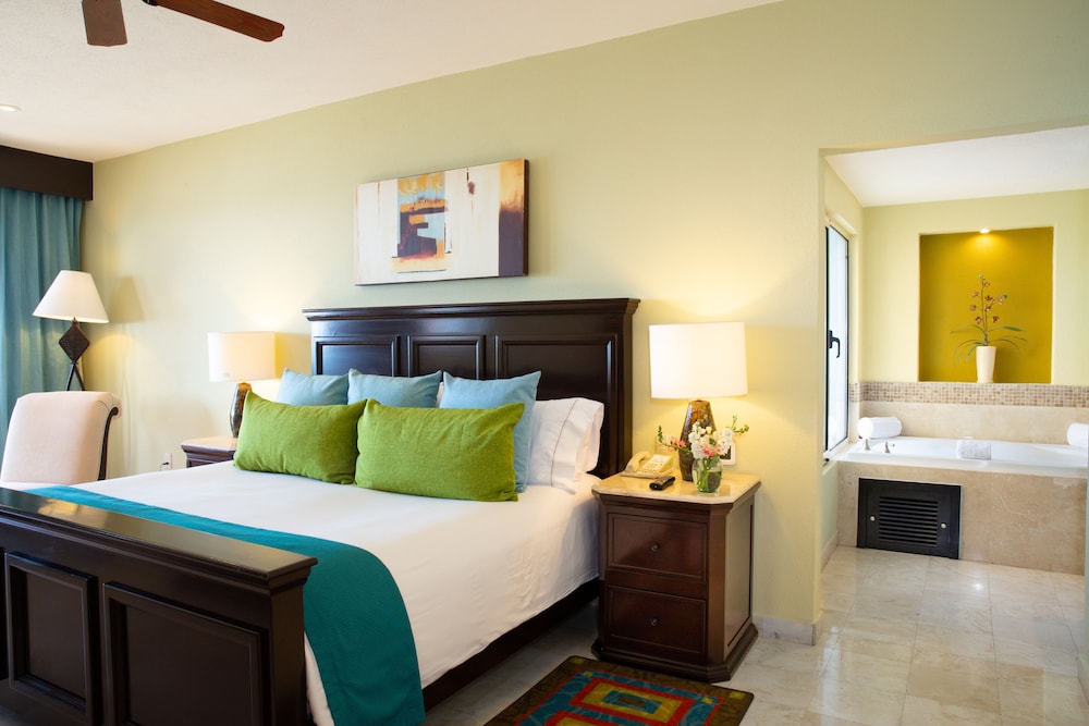 3 Bedrooms, Ocean Front، Villa del Palmar Cancun All Inclusive Beach Resort & Spa 4/4