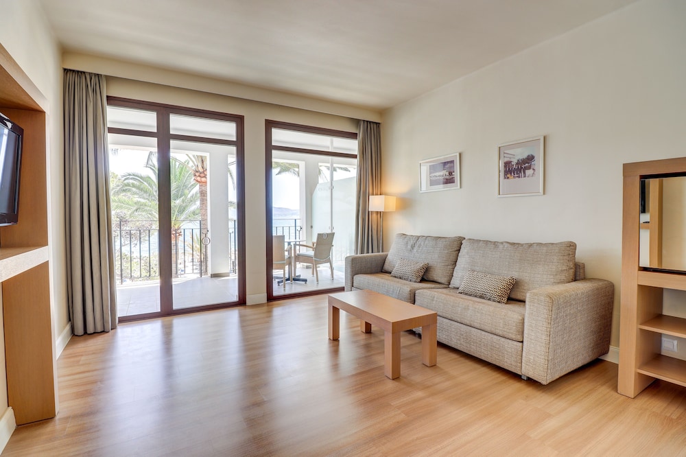 Hotel Hoposa Uyal 44/68