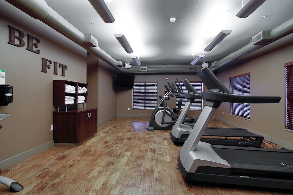 Teddy Apos S Residential Suites Watford City 22/56