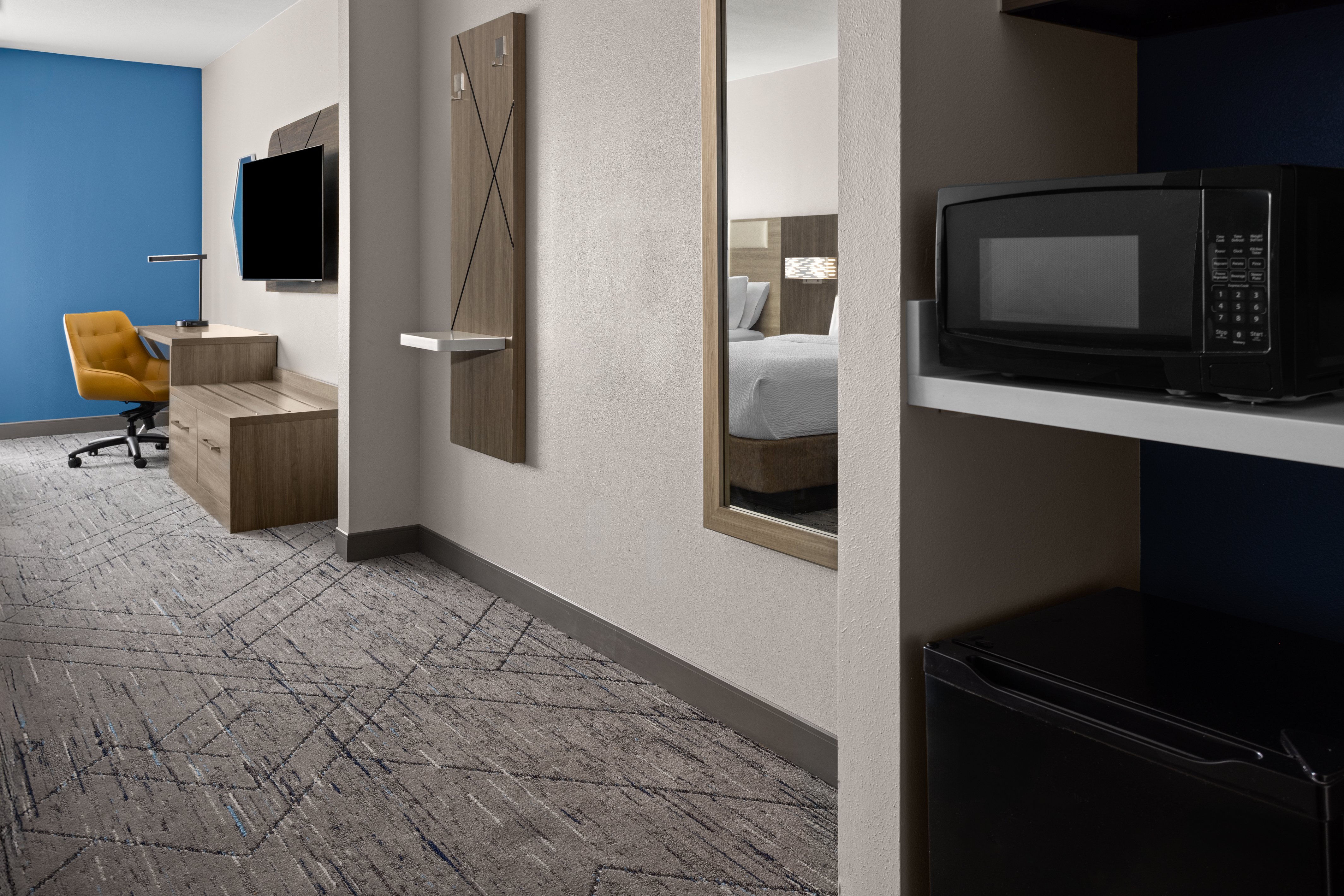 Holiday Inn Express Syracuse-Fairgrounds 68/75