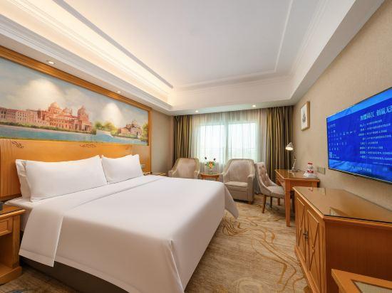 Vienna 3 Best Hotel (Guangzhou Xintang Shacun Metro Station) 20/58