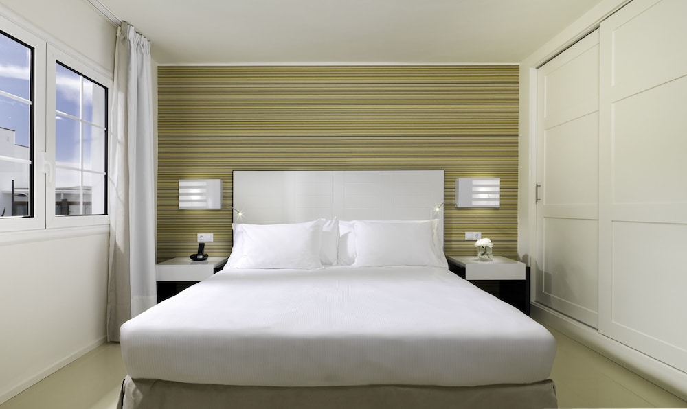 H10 White Suites - Adults Only 26/70
