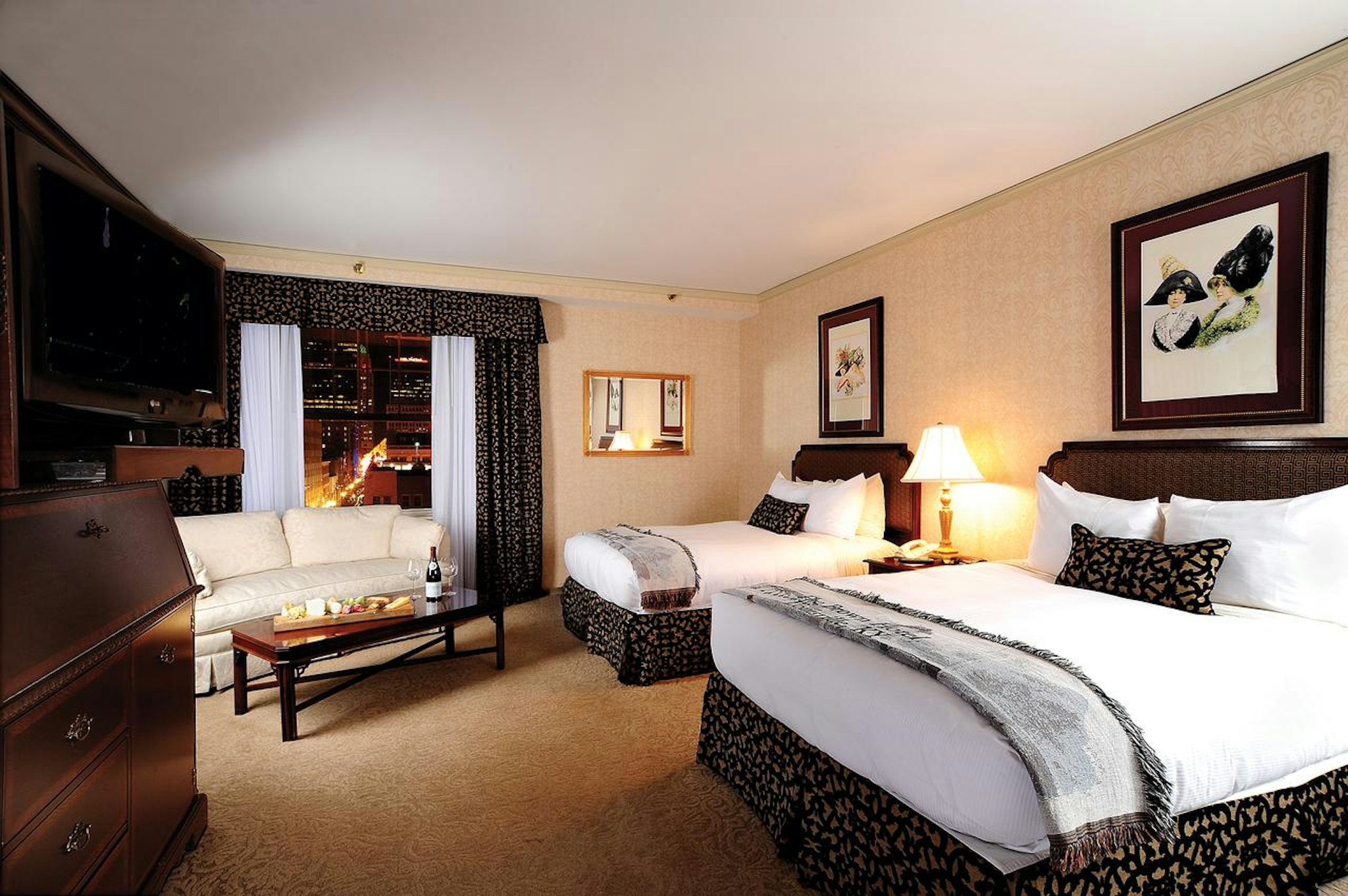 LUXURY, 2 DOUBLE BEDS