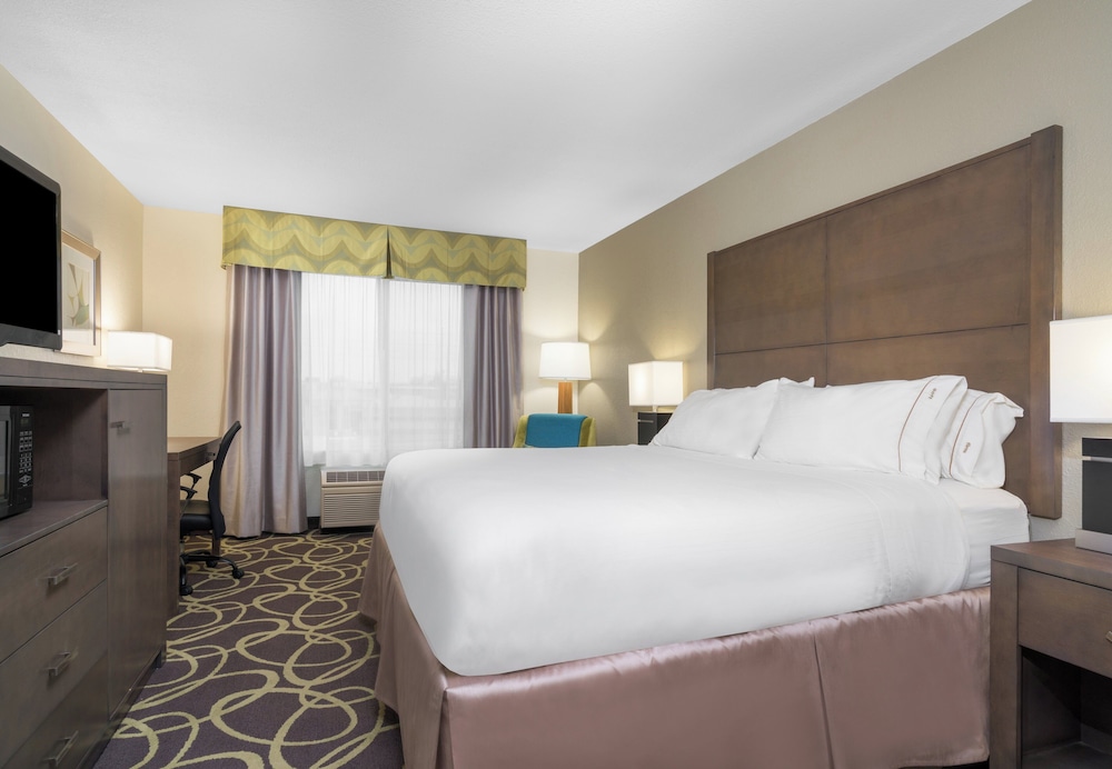 Holiday Inn Express Hotel Suites Ames 17/58