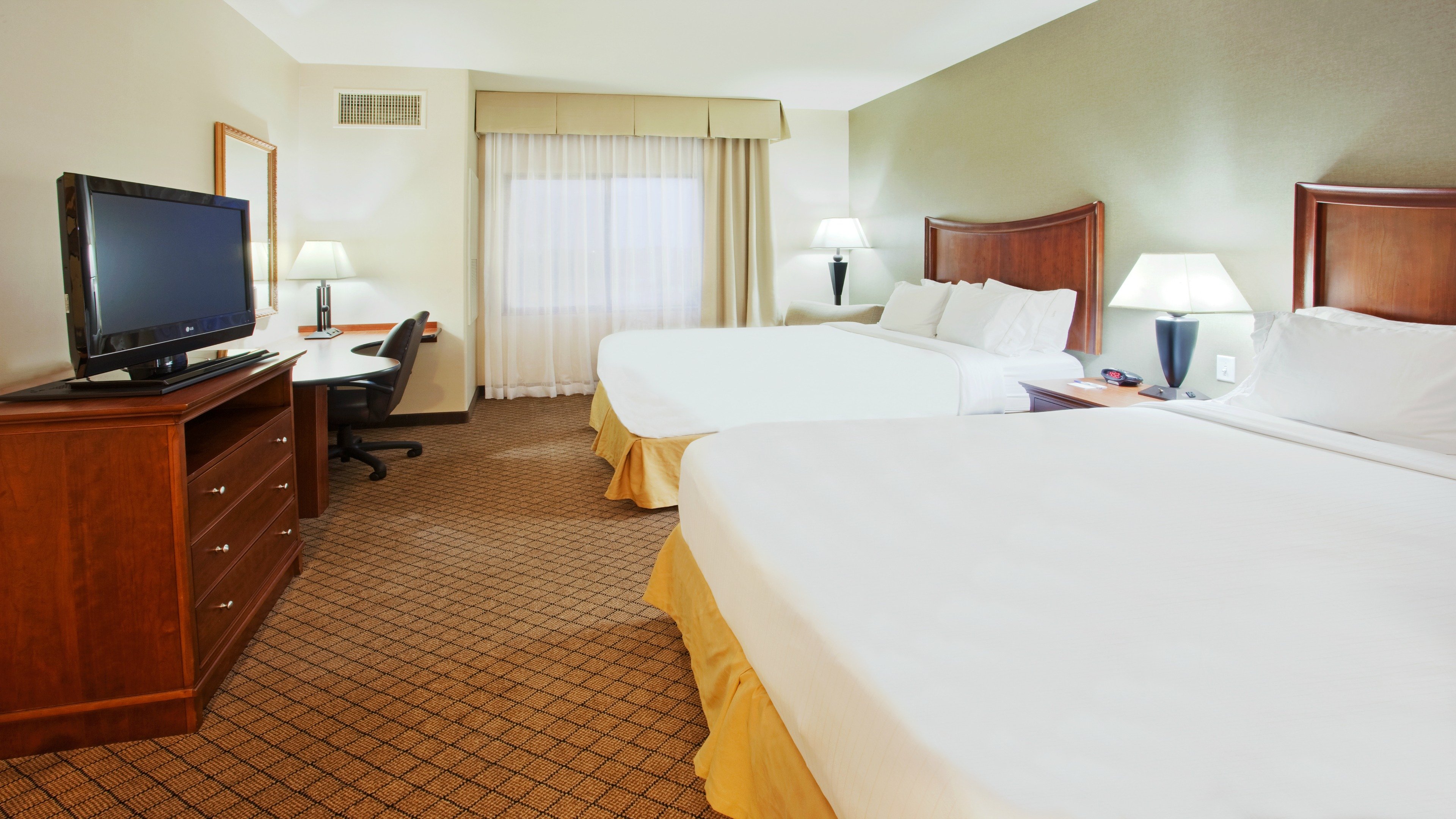 Holiday Inn Express Hotel & Suites Lincoln-Roseville Area 25/71