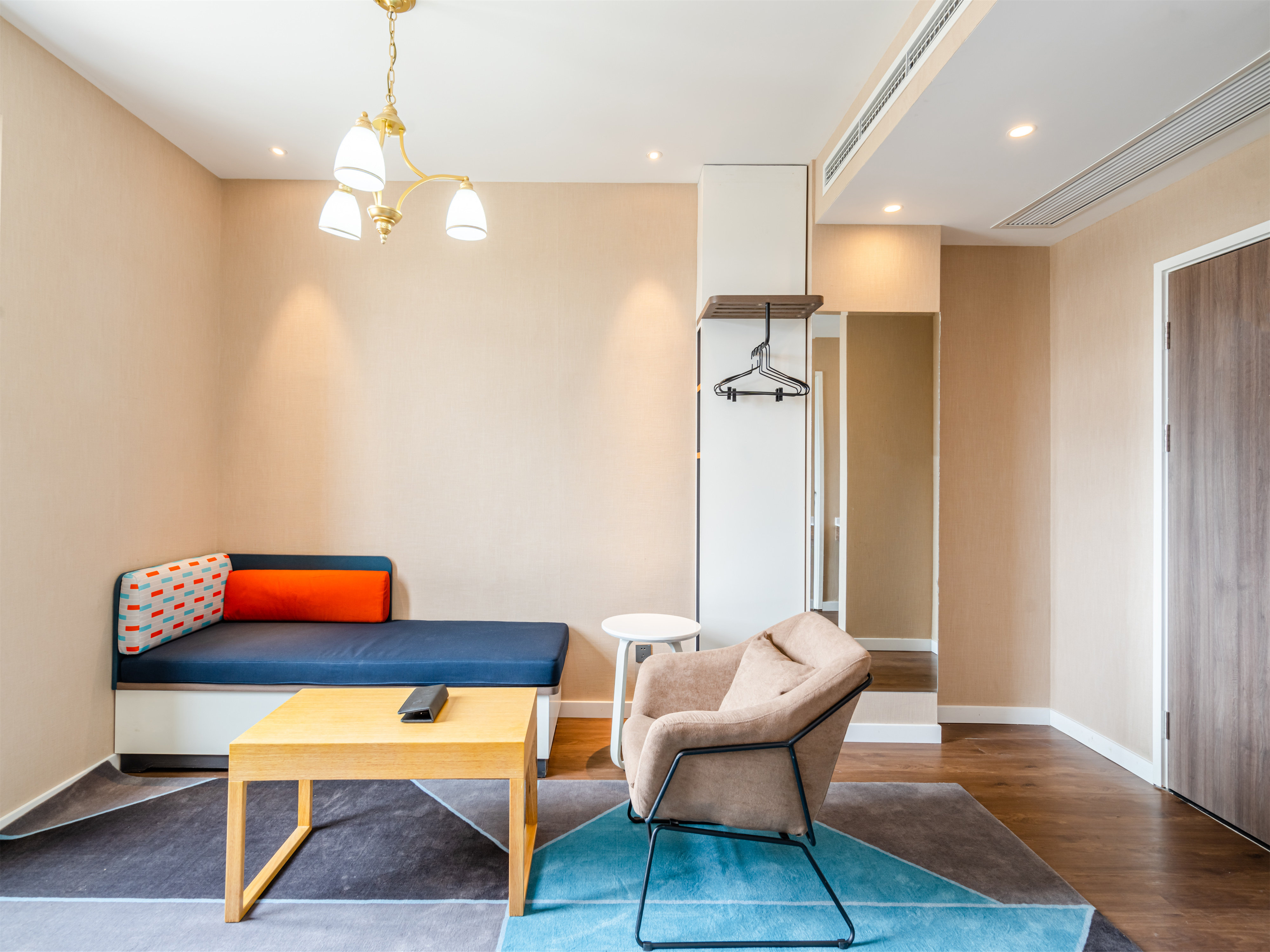 Holiday Inn Express Litang 58/78