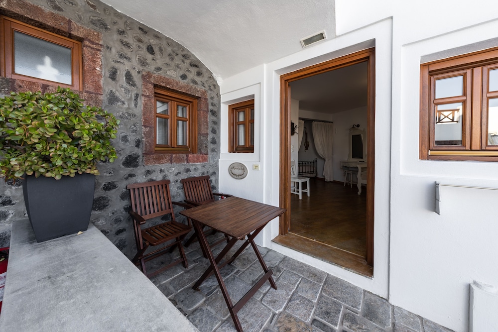 Smaro Studios 30/50