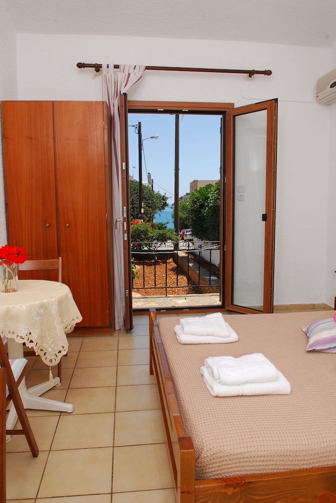 Athina Villas 32/56