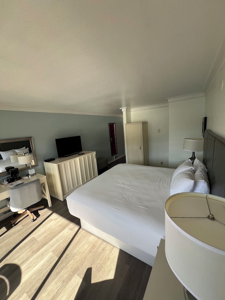 River House Inn, a Baymont by Wyndham 18/59