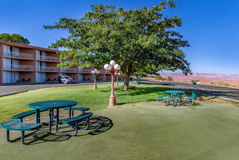 Scenic View Inn - Lake Powell - Page AZ 8/34