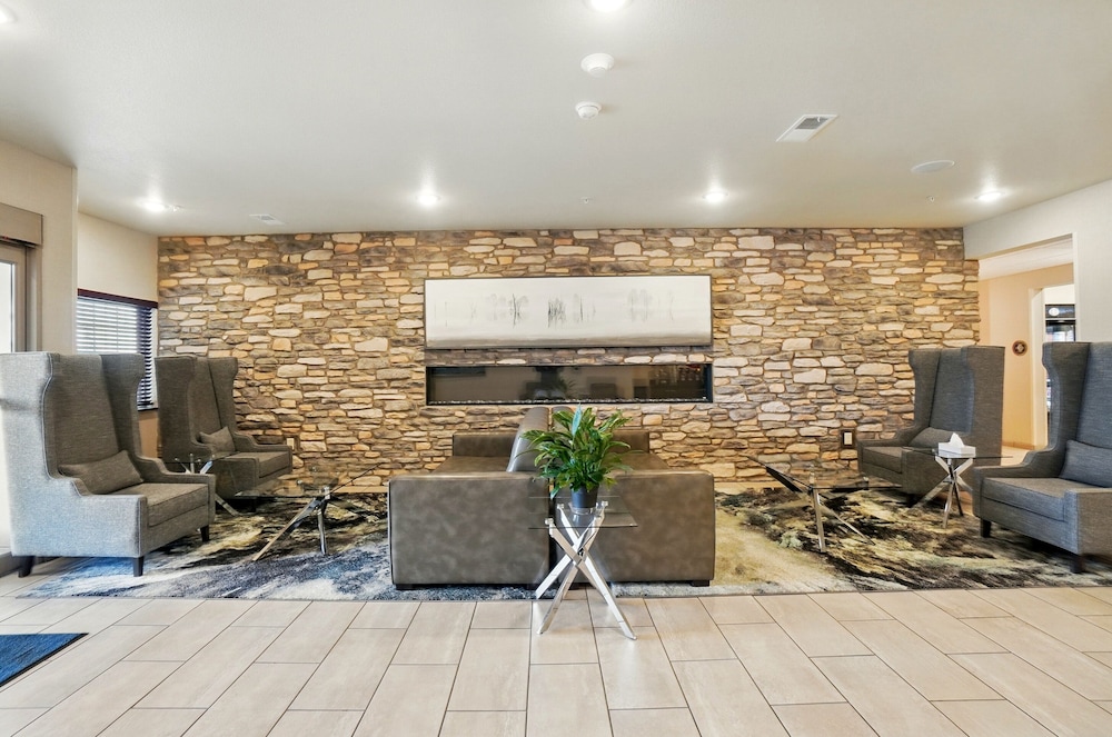 Cobblestone Hotel & Suites - Russells Point at Indian Lake 35/50