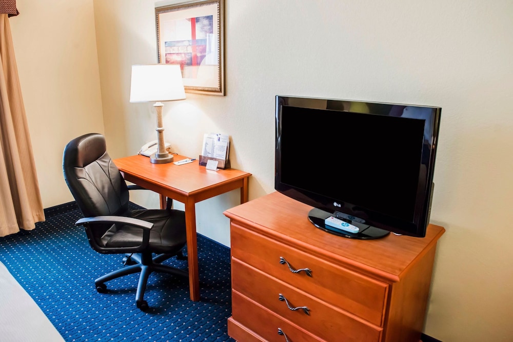Comfort Inn & Suites Chipley I-10 28/34