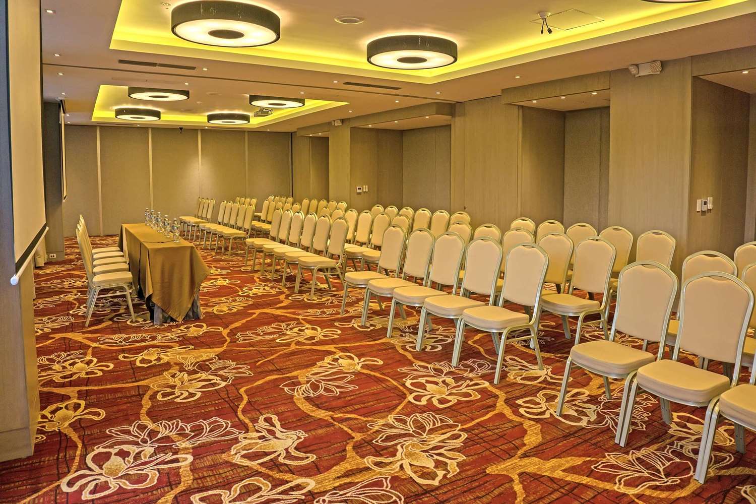 Radisson Hotel Guayaquil 43/47
