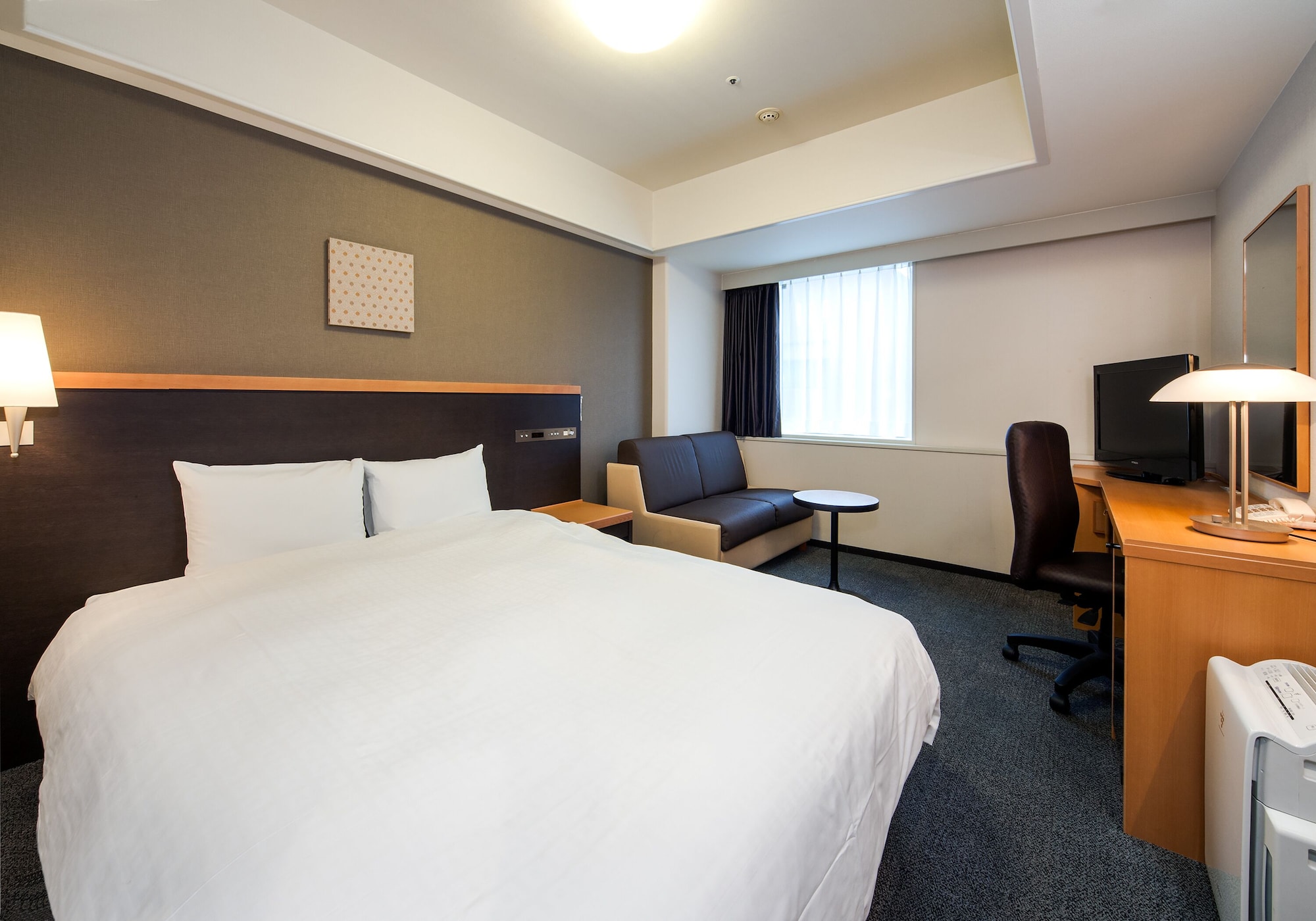 MODERATE, DOUBLE BED