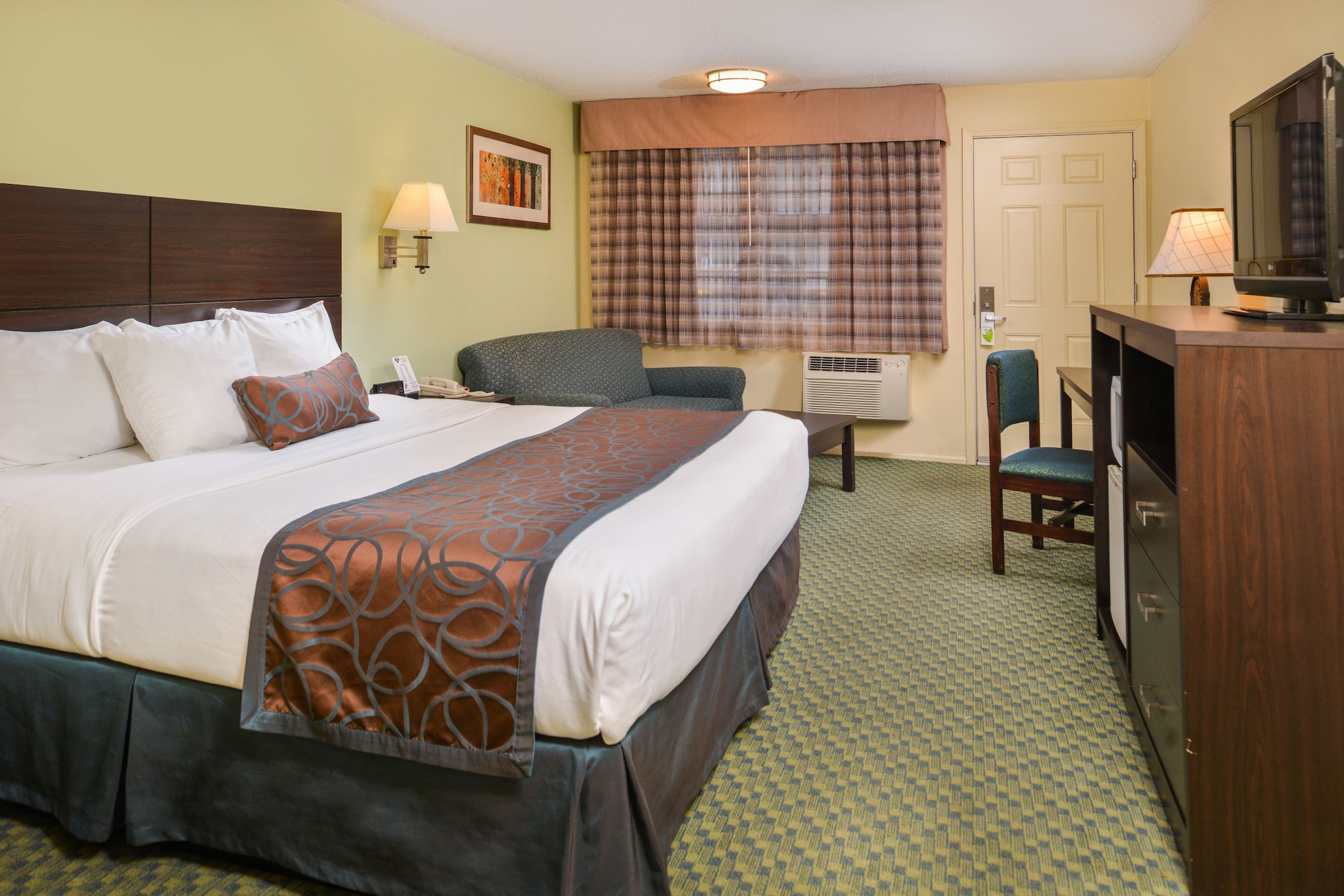 DELUXE, QUEEN BED