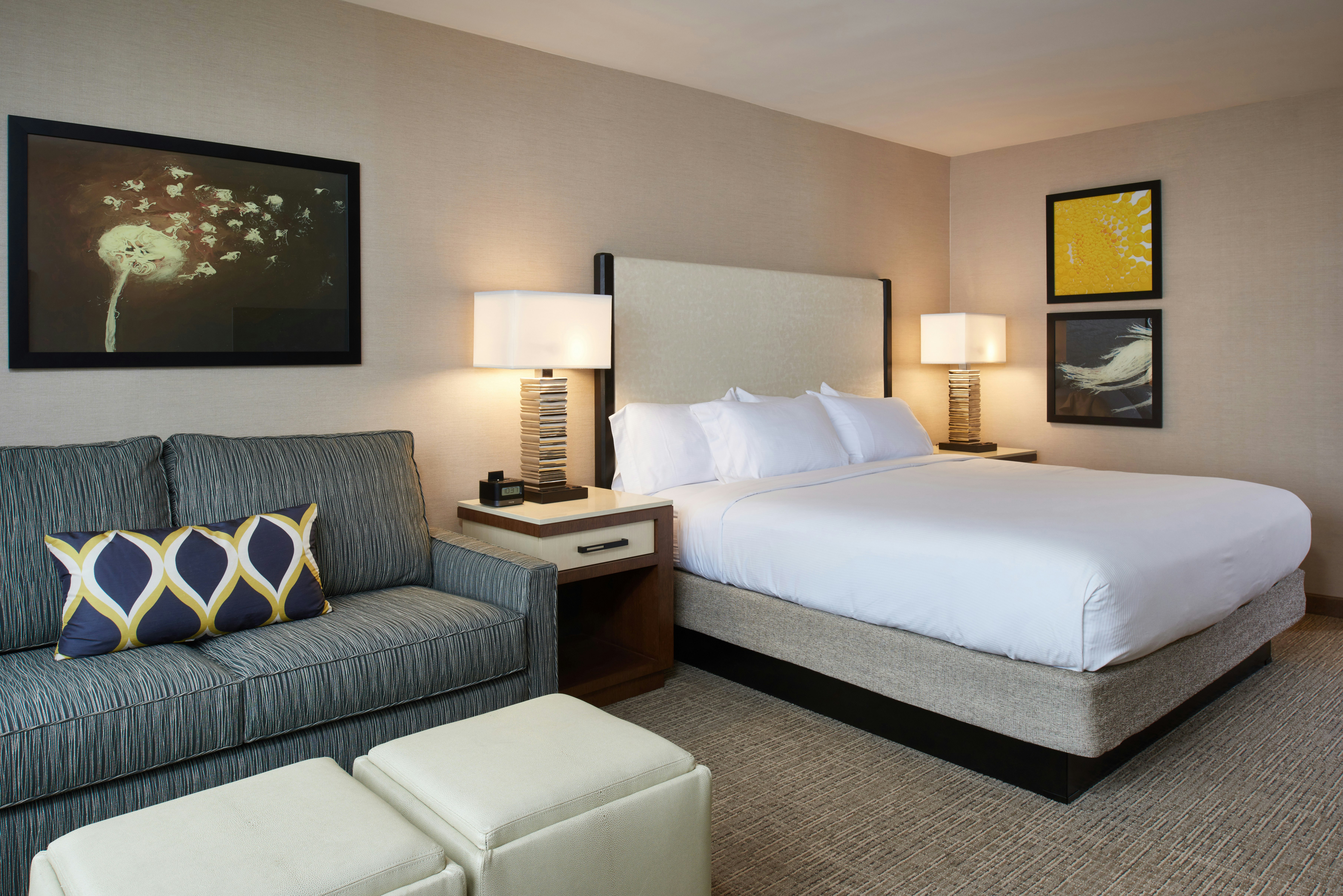 ROOM, KING BED