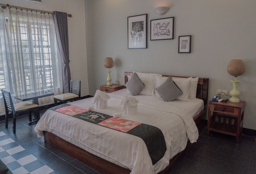 DELUXE, DOUBLE BED