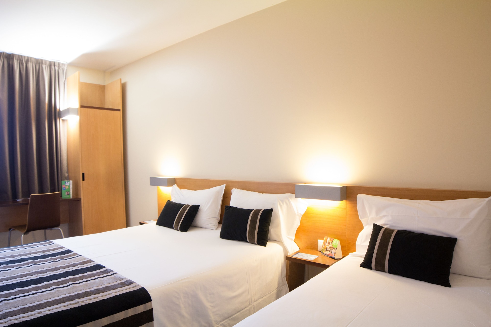 ROOM, DOUBLE BED, WITH EXTRA BED