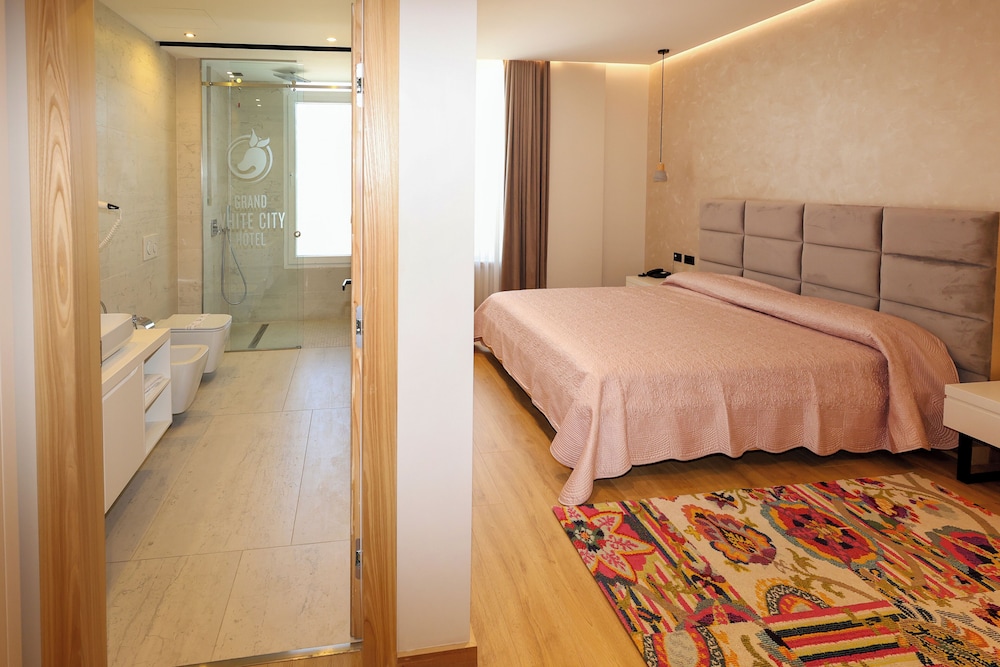 Grand White City Hotel 20/41