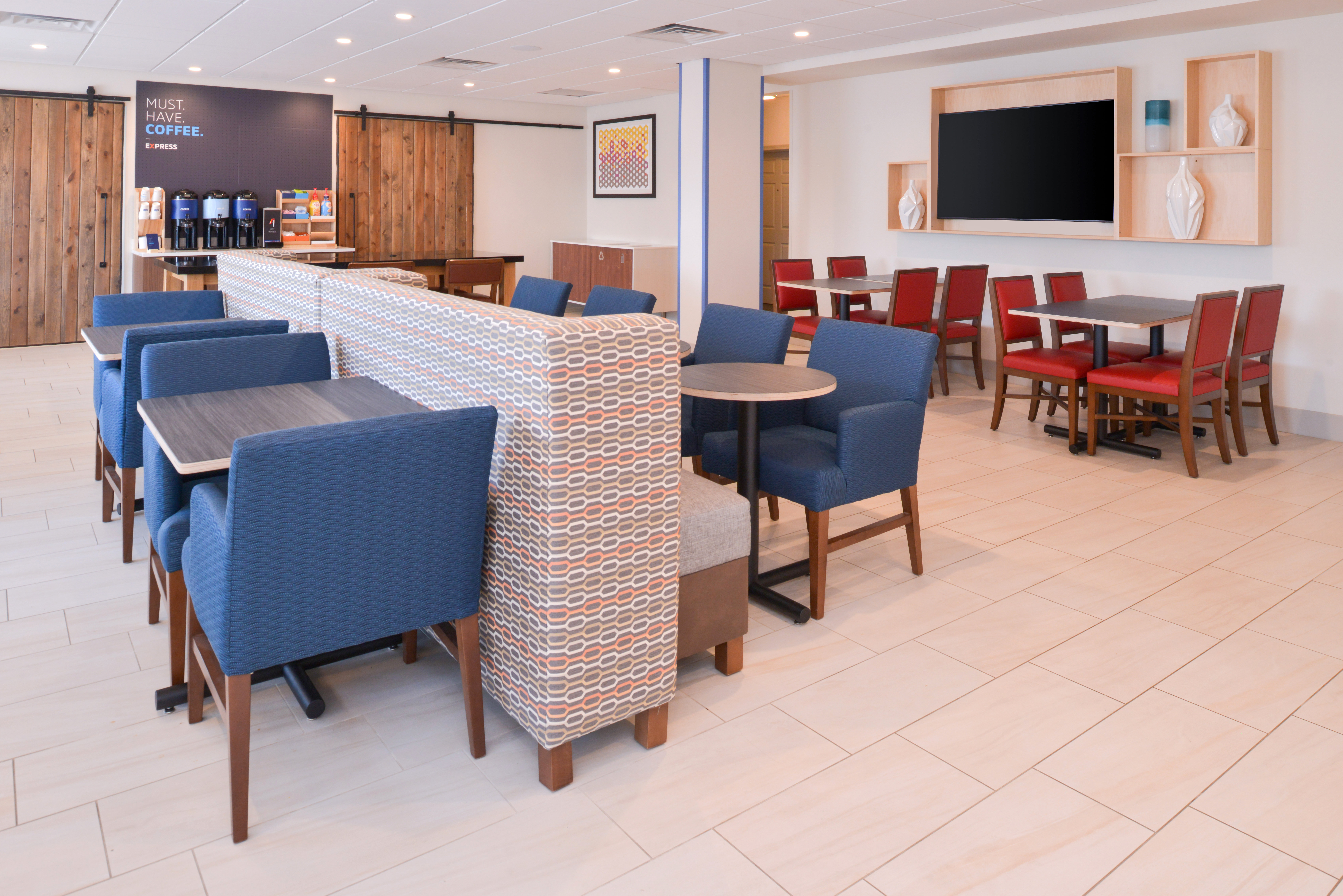 Holiday Inn Express And Suites Omaha 120th And Maple 50/56