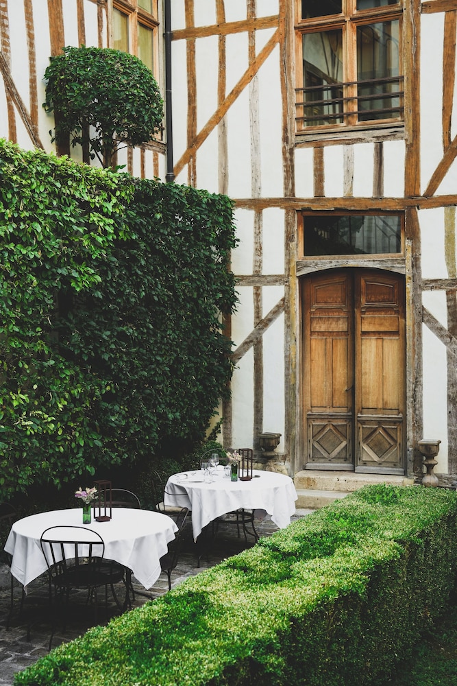 Hotel La Maison De Rhodes 42/50
